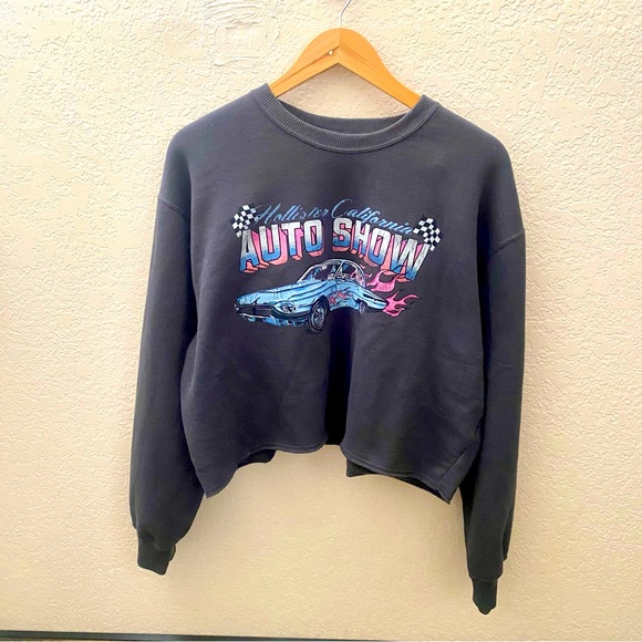 Hollister California Auto Show Gray Crop Sweatshirt - Large - Picture 1 of 4
